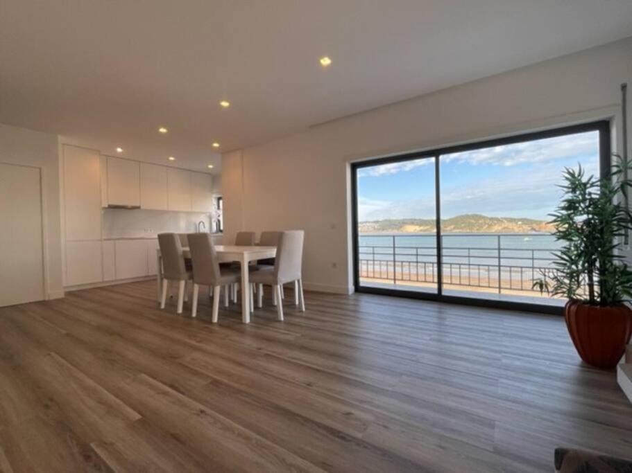 Apartamento Em Frente A Praia Sao Martinho do Porto Ngoại thất bức ảnh