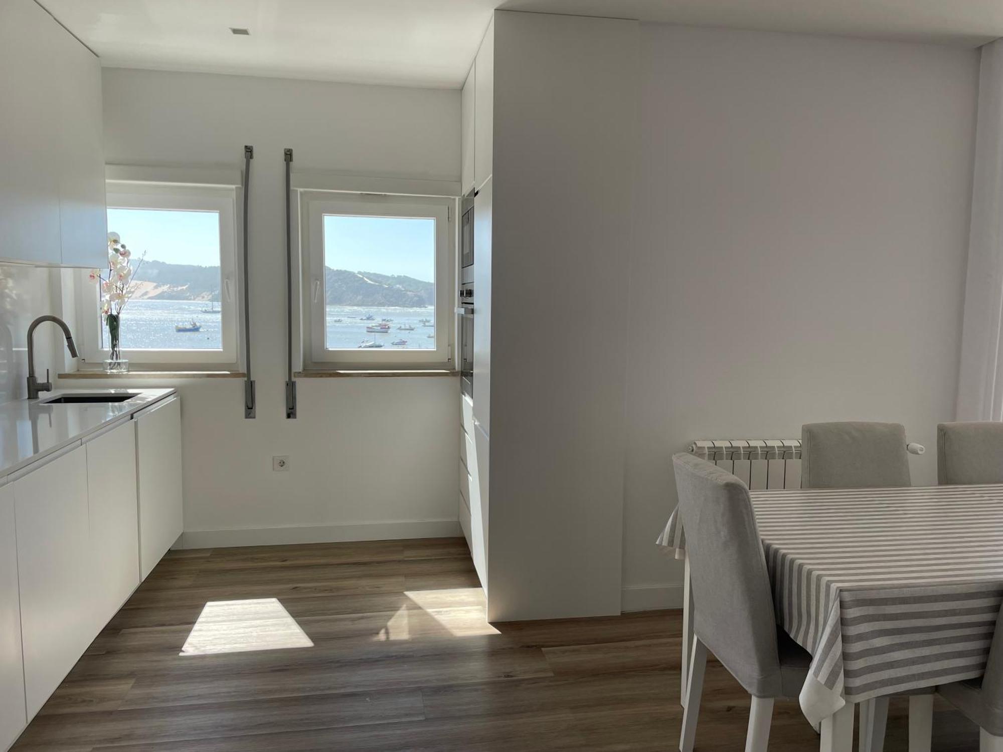 Apartamento Em Frente A Praia Sao Martinho do Porto Ngoại thất bức ảnh